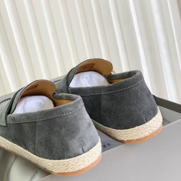 shoes - Picture 3 of 9